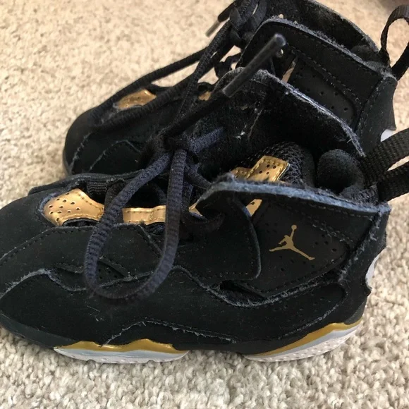 Jordan Shoes - Picture 2 of 5